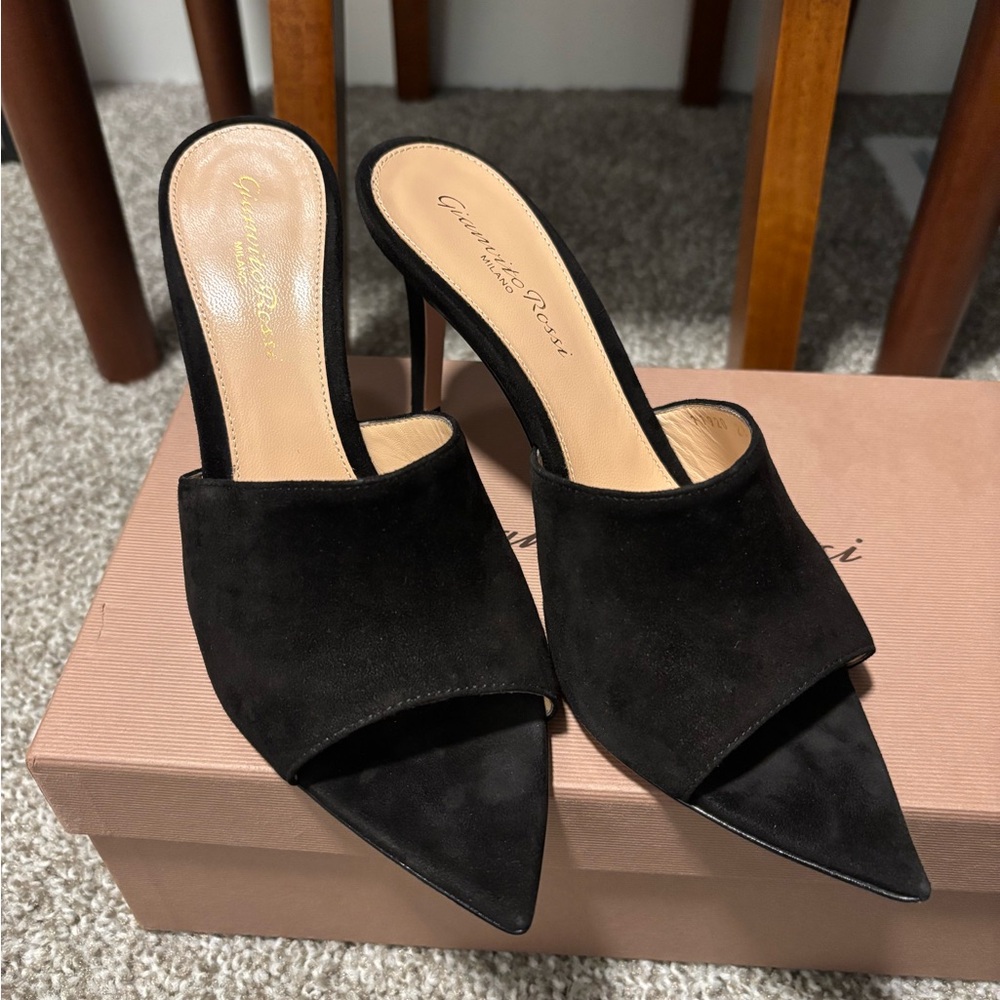 Gianvito Rossi Black Suede Heels